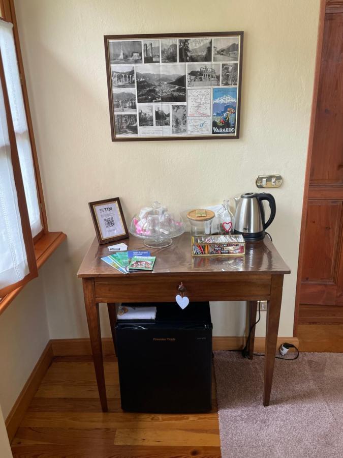 Dimora Fiorita Junior My Holiday Home Varallo Esterno foto
